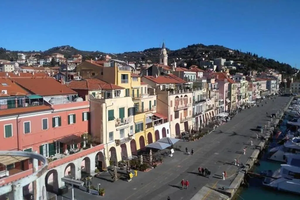 La Tua Casa In Centro Imperia Apartment